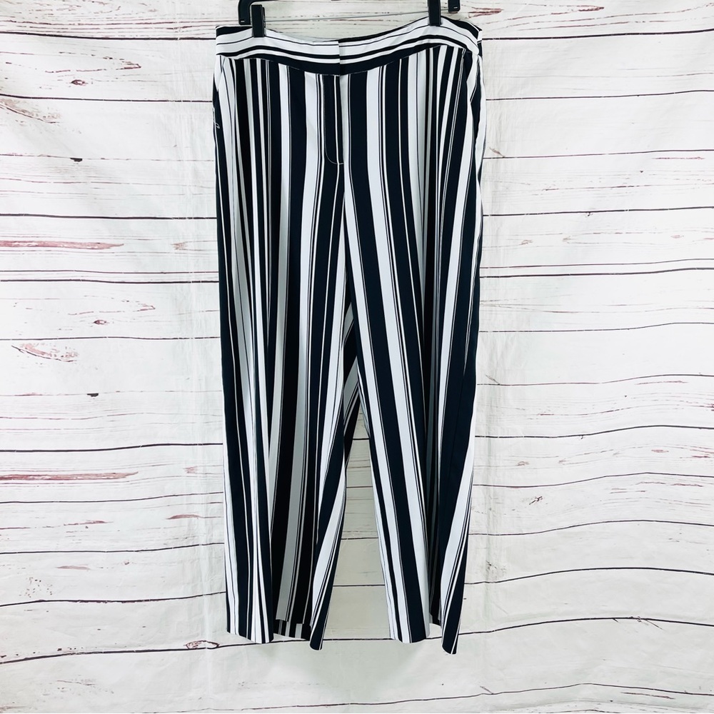 Chico’s Black Label Pants Women’s Size 2.5 US 14 Wide-Leg White Blue Stripes.